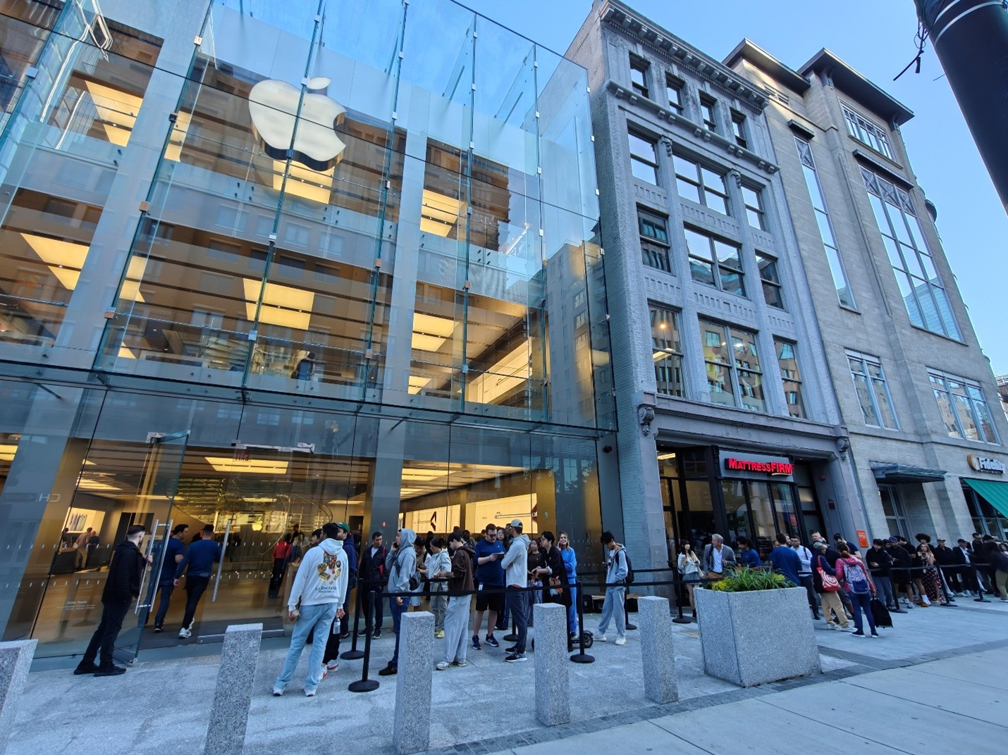Lines at Boylston Street Apple Store in Boston, MA 9/19/2025 - Source: Counterpoint Research